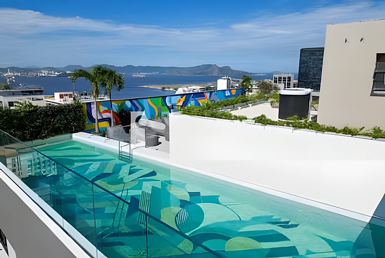 Estudio amplo com piscina e varanda