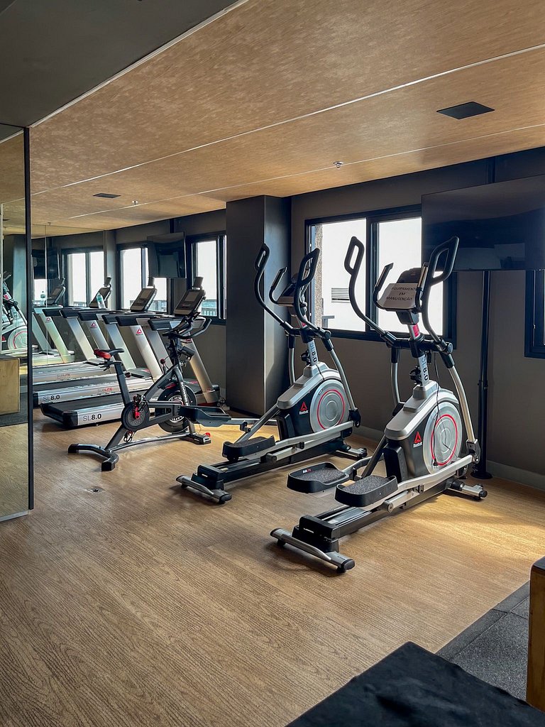 Studio com piscina aquecida em 6 x sem juros