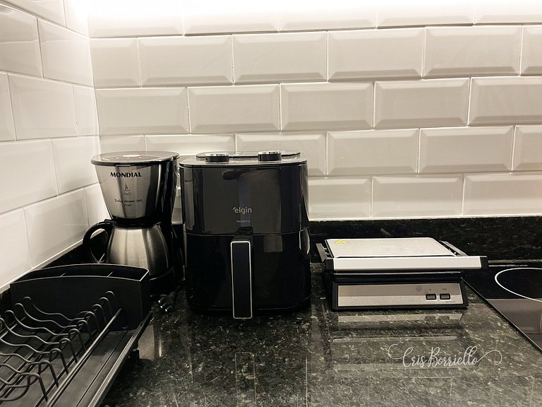 Studio central com piscina+wifi em 6X sem juros