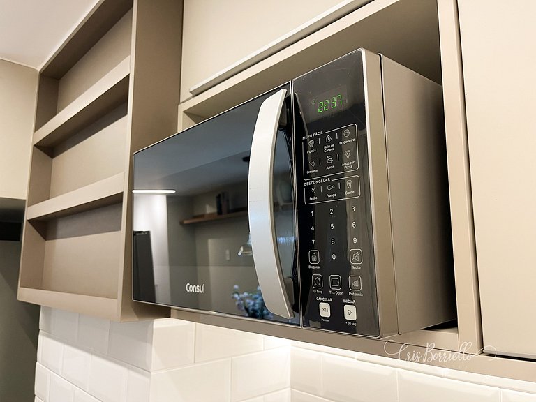 Studio central com piscina+wifi em 6X sem juros