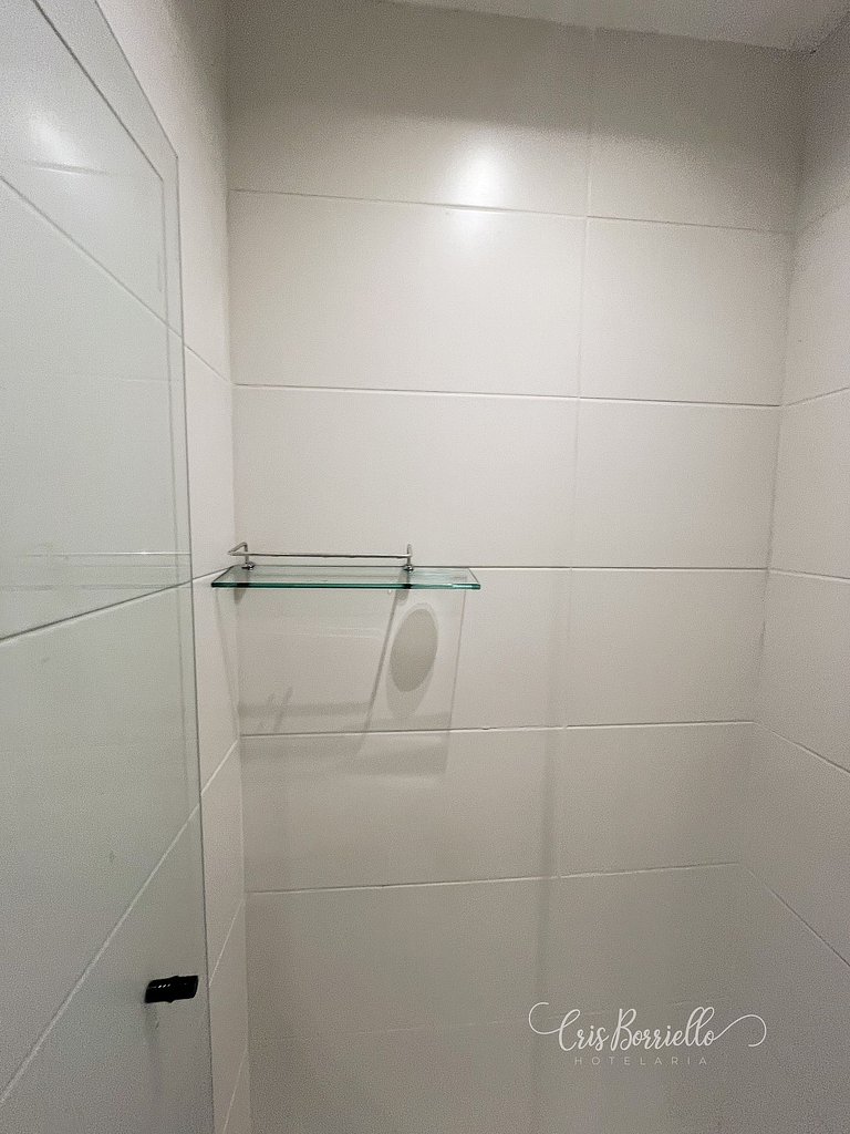 Studio central com piscina+wifi em 6X sem juros