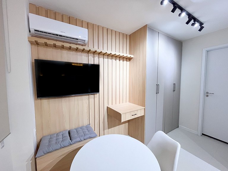 Studio c/ Piscina Aquecida em 6x Sem Juros