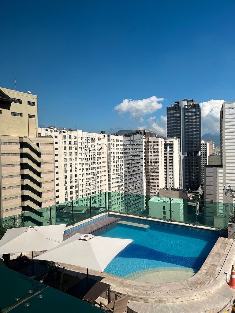 Lindo apartamento completo + piscina com vista