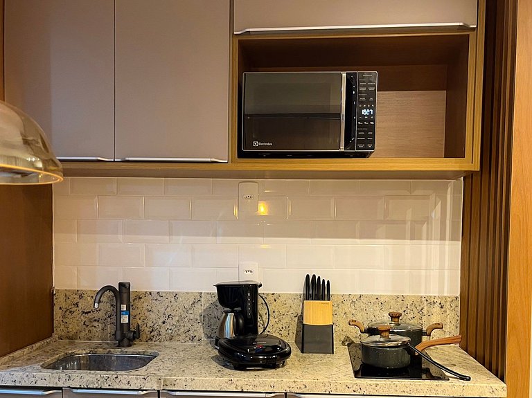 Preferido! Estúdio moderno com piscina