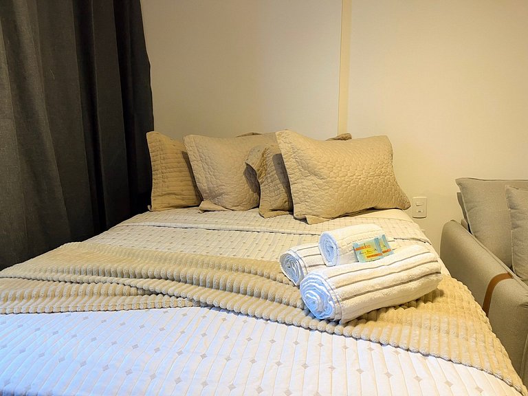 Estúdio com piscina no coração da cidade