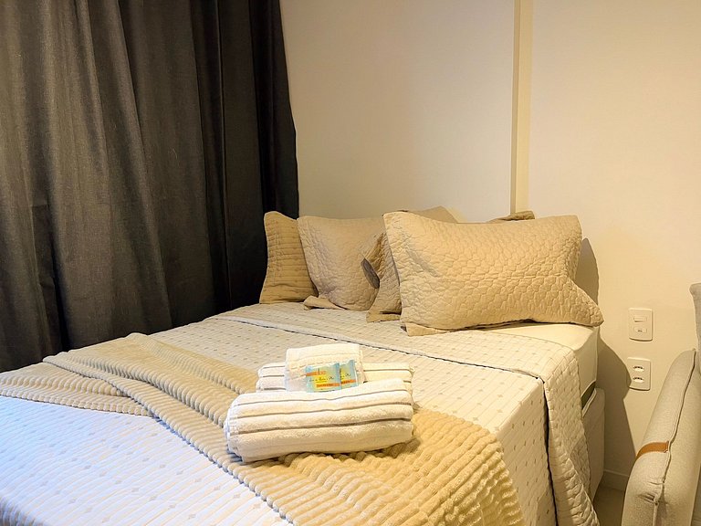 Estúdio com piscina no coração da cidade