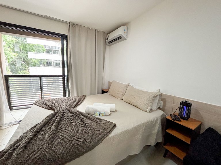 Estúdio com varanda no centro, piscina aquecida