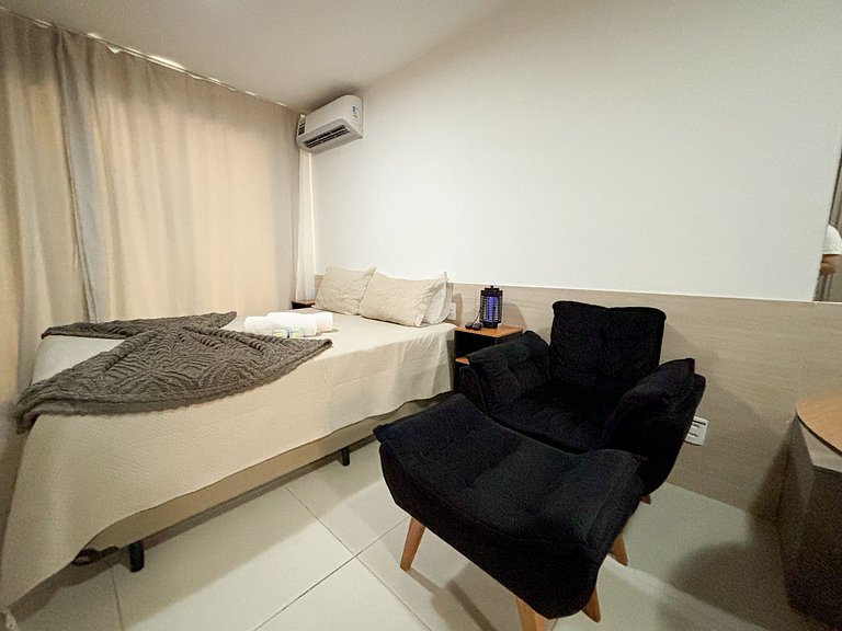 Estúdio com varanda no centro, piscina aquecida