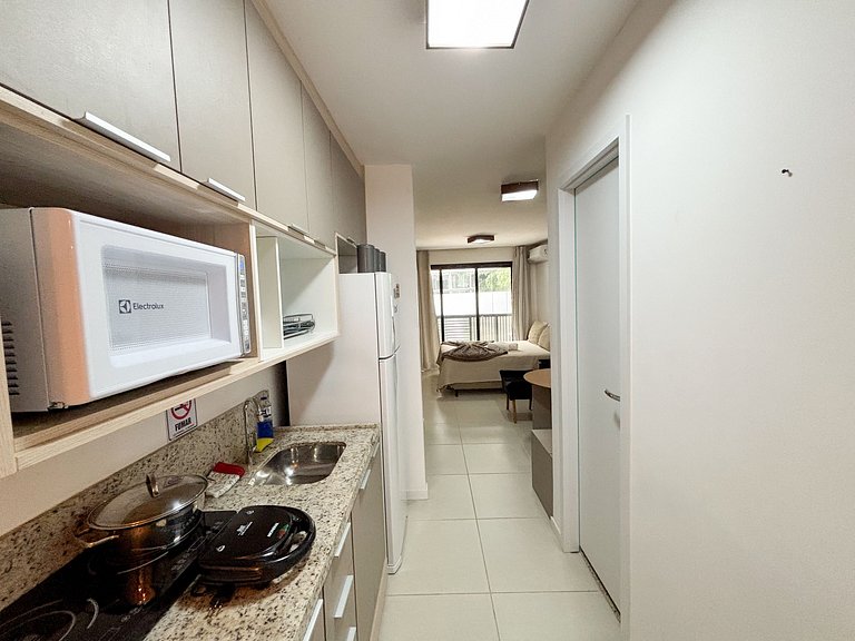 Estúdio com varanda no centro, piscina aquecida