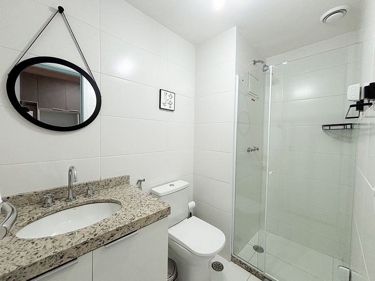 Estúdio com varanda no centro, piscina aquecida