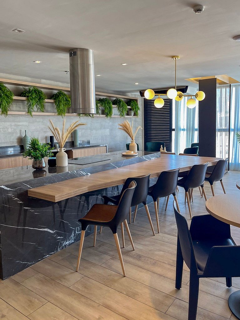 Estúdio com varanda no centro, piscina aquecida