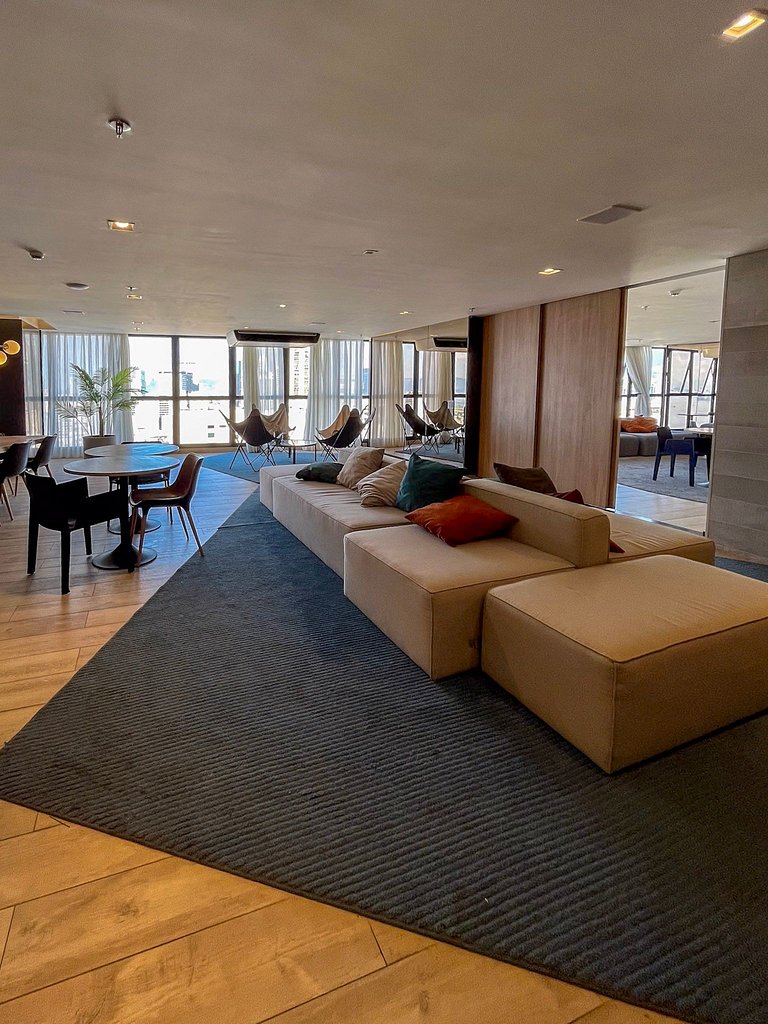 Estúdio com varanda no centro, piscina aquecida