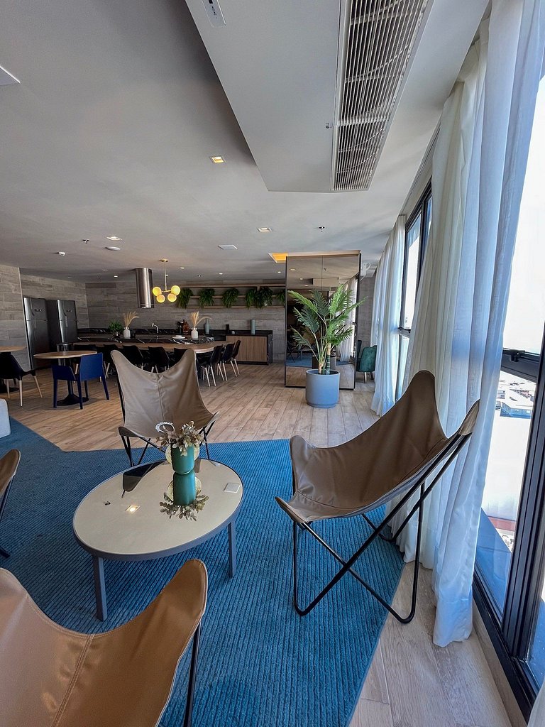 Estúdio com varanda no centro, piscina aquecida