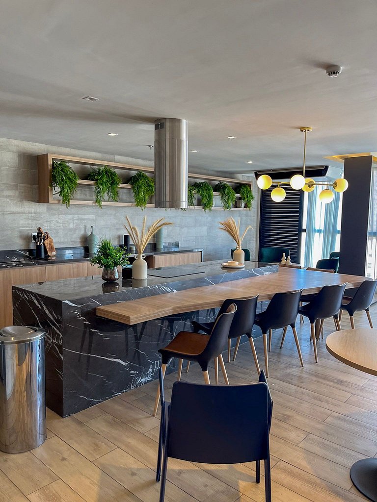 Estudio amplo com piscina aquecida e vista