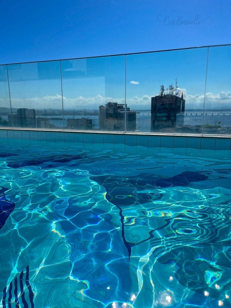 Estudio amplo com piscina aquecida e vista