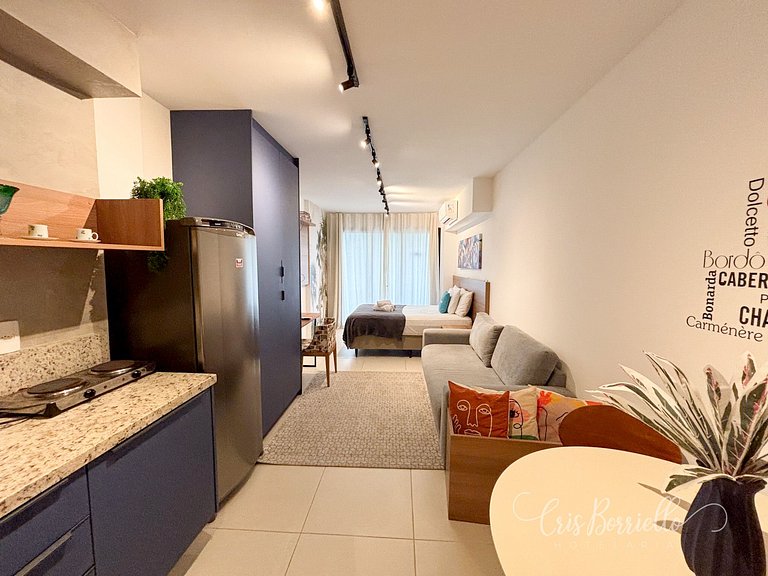 Estudio amplo com piscina aquecida e vista