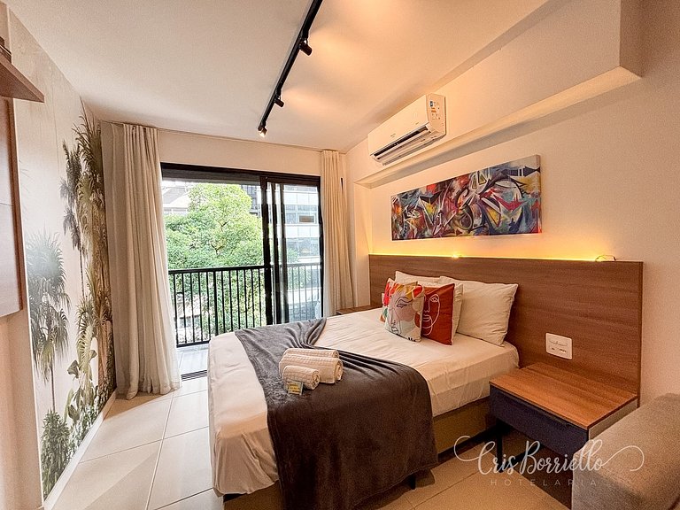 Estudio amplo com piscina aquecida e vista