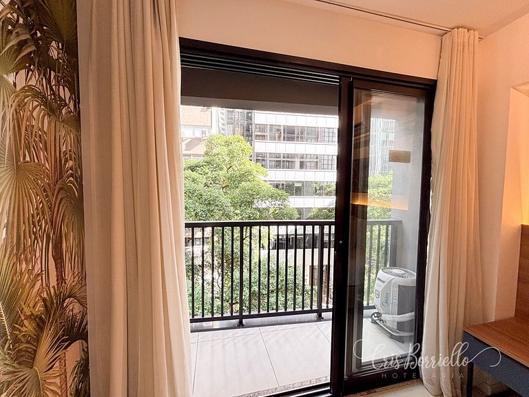 Estudio amplo com piscina aquecida e vista