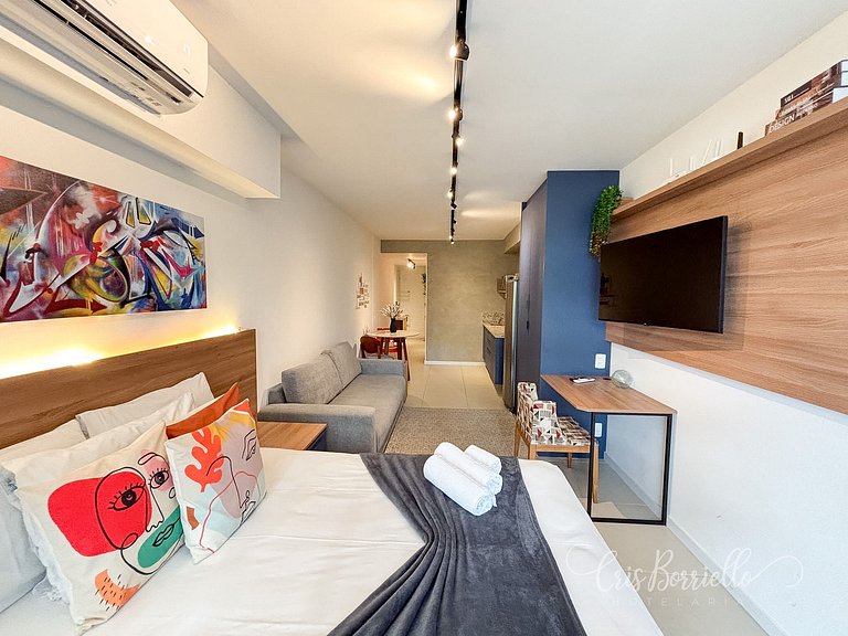 Estudio amplo com piscina aquecida e vista