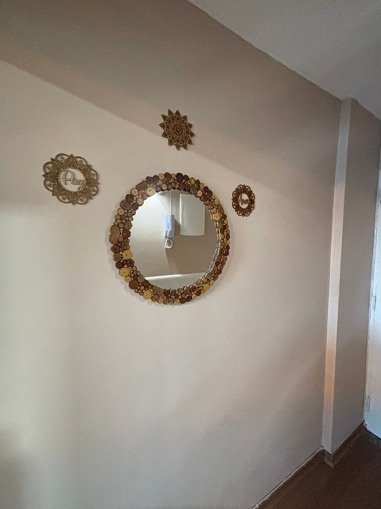 Estúdio minimalista localizado no centro da cidade