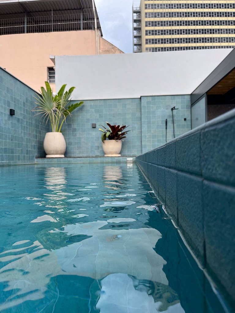 Studio perto da Colombo com piscina e vista