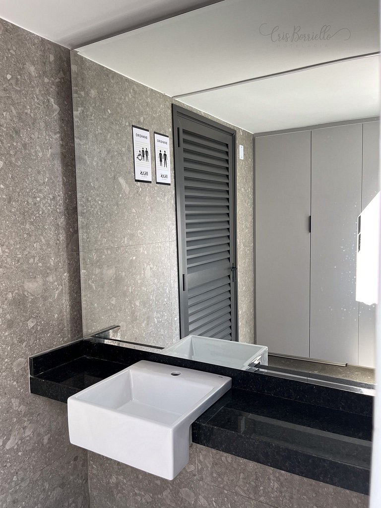 Studio perto da Colombo com piscina e vista
