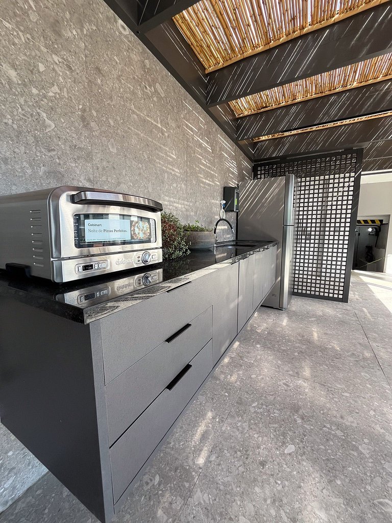 Studio perto da Colombo com piscina e vista