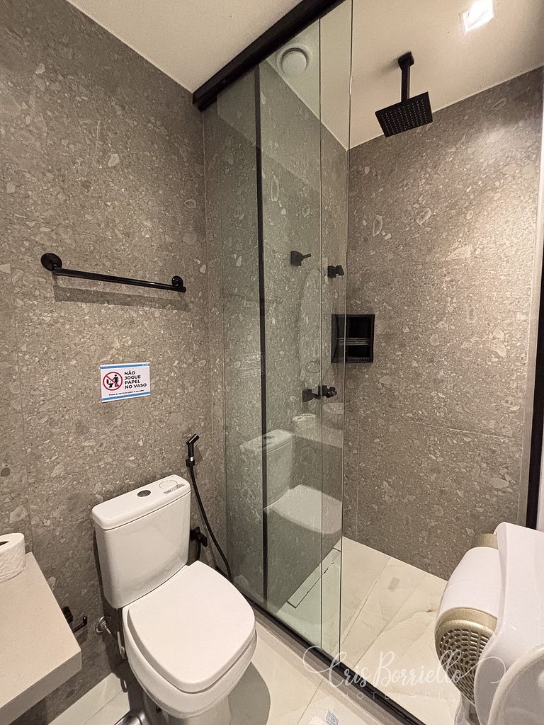 Studio perto da Colombo com piscina e vista